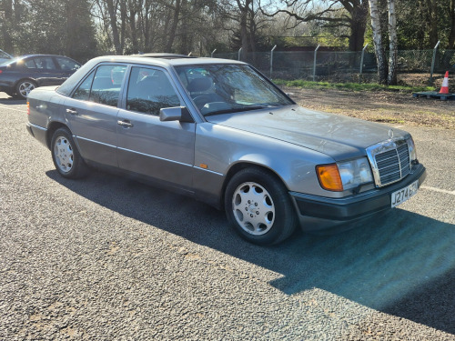 Mercedes-Benz 300 3.0 E 4dr