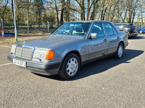 Mercedes-Benz 300 3.0 E 4dr