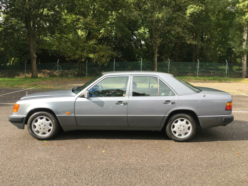 Mercedes-Benz 300  3.0 E 4dr