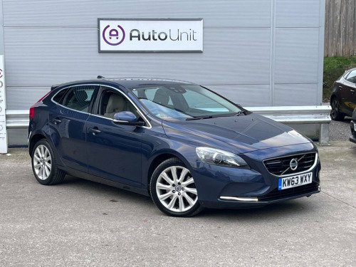 Volvo V40  2.0 D3 SE Lux Nav Hatchback 5dr Diesel Manual Euro