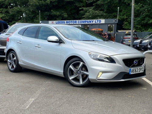 Volvo V40  1.6 D2 R-DESIGN LUX NAV 5d 113 BHP