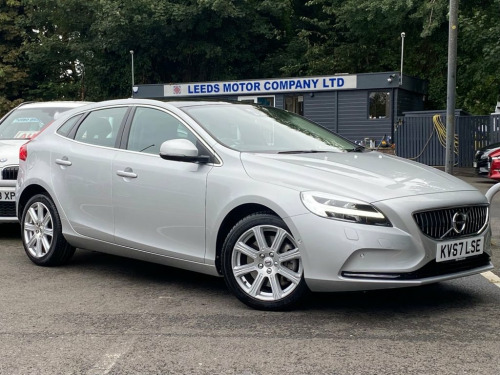 Volvo V40  1.5 T3 INSCRIPTION 5d 150 BHP LOW MILES + SENSORS 