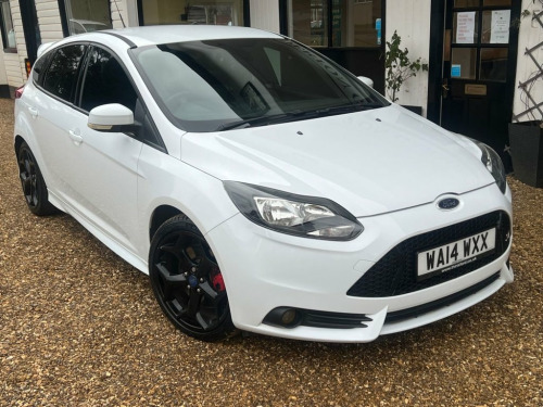 Ford Focus  2.0T EcoBoost ST-2 Hatchback 5dr Petrol Manual Eur