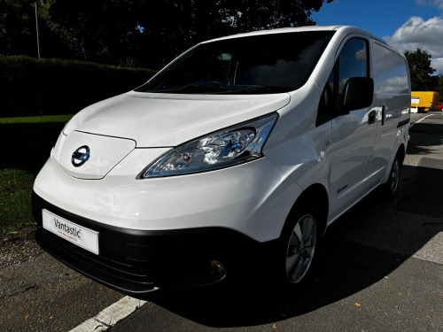 Nissan eNV200  80kW Tekna Van Auto 40kWh ALLOYS SAT NAV FULLY ELECTRIC