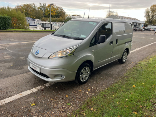 Nissan eNV200  80kW Acenta Van Auto 40kWh AIR CON LOOKS STUNNING