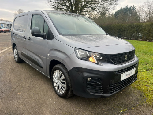 Peugeot Partner  1000 1.6 BlueHDi 100 Professional Van ULEZ EURO 6  3 SEATS APPLE CAR PLAY N