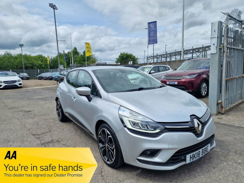 Renault Clio  1.5 dCi Signature Nav Hatchback 5dr Diesel Manual 