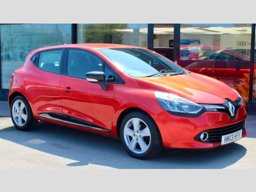 Renault Clio  1.2 16V Dynamique MediaNav Hatchback 5dr Petrol Ma