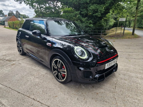 MINI Hatch  2.0 JOHN COOPER WORKS 3d 228 BHP