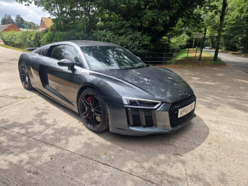 Audi R8  5.2 FSI V10 Plus Coupe 2dr Petrol S Tronic quattro