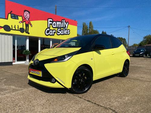 Toyota AYGO  1.0 VVT-i x-cite 3 Yellow Bi-Tone