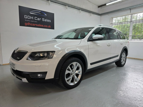 Skoda Octavia  2.0 TDI Scout Estate 5dr Diesel DSG 4WD Euro 6 (s/s) (184 ps)