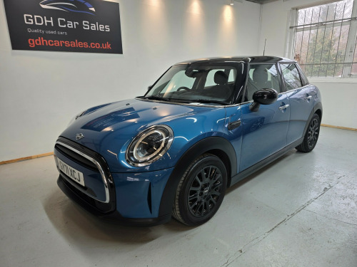 MINI Hatch  1.5 Cooper Classic Hatchback 5dr Petrol Steptronic Euro 6 (s/s) (136 ps) 