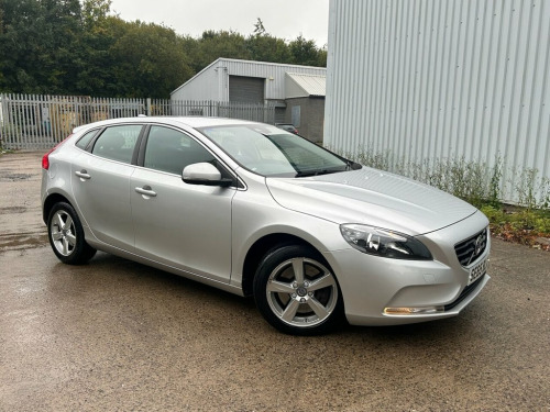 Volvo V40  2.0 D2 SE Hatchback 5dr Diesel Auto Euro 6 (s/s) (