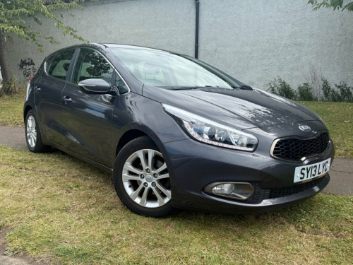 Kia ceed  1.6 CRDi 2 Hatchback 5dr Diesel Auto Euro 5 (126 b