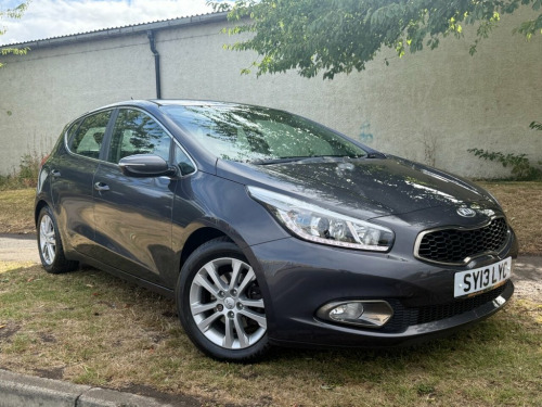 Kia ceed  1.6 CRDi 2 Hatchback 5dr Diesel Auto Euro 5 (126 b