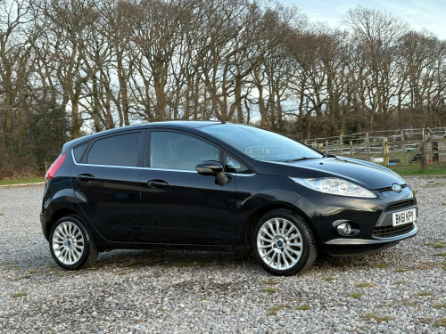 Ford Fiesta  1.6 TDCi DPF Titanium Hatchback 5dr Diesel Manual (107 g/km, 94 bhp) 