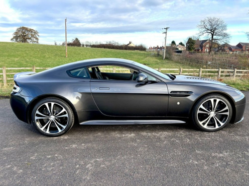 Aston Martin Vantage  5.9 S V12 3d 565 BHP 