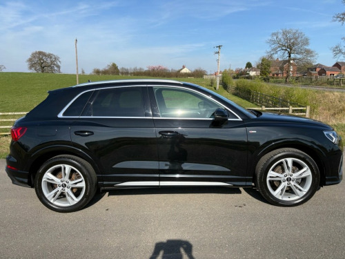 Audi Q3  1.5 TFSI CoD 35 S line SUV 5dr Petrol S Tronic Eur 