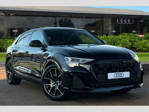 Audi Q8   