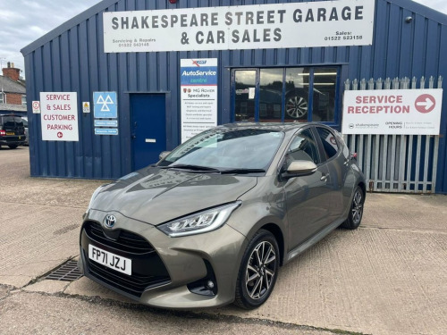 Toyota Yaris  1.5 VVT-h Design Hatchback 5dr Petrol Hybrid E-CVT