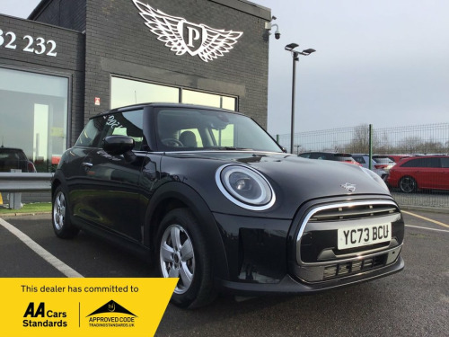 MINI Hatch  1.5 Cooper Classic Hatchback 3dr Petrol Steptronic