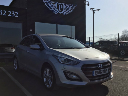 Hyundai i30  1.6 Premium Hatchback 5dr Petrol Manual Euro 6 (12