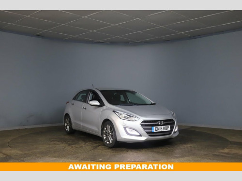 Hyundai i30  1.6 Premium Hatchback 5dr Petrol Manual Euro 6 (12