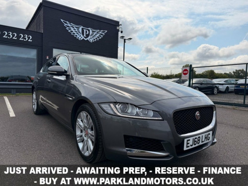 Jaguar XF  2.0i Prestige Saloon 4dr Petrol Auto Euro 6 (s/s) 