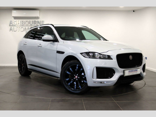 Jaguar F-PACE  2.0 D240 Chequered Flag