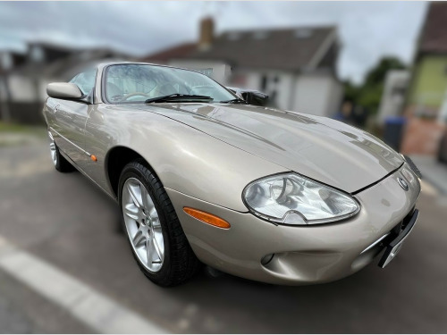 Jaguar XK8  4.0 Coupe 2dr Petrol Automatic (281 g/km, 290 bhp)