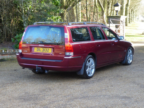 Volvo V70  SE 5-Door