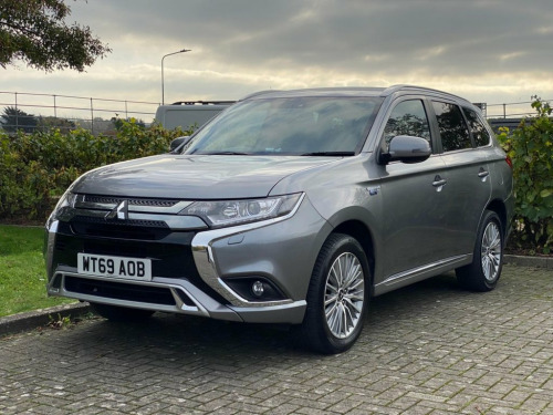 Mitsubishi Outlander  2.4h TwinMotor 13.8kWh Dynamic SUV 5dr Petrol Plug