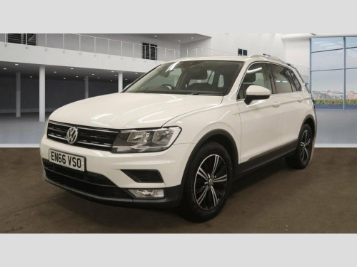 Volkswagen Tiguan  2.0 TDI BlueMotion Tech SE Navigation SUV 5dr Dies