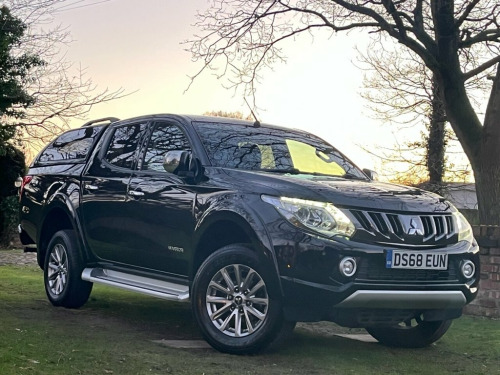 Mitsubishi L200  2.4 DI-D DC Warrior Pickup Double Cab 4dr Diesel M