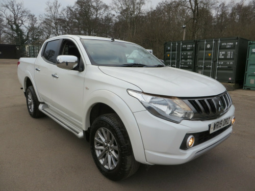 Mitsubishi L200  DI-D 4WD TITAN DCB