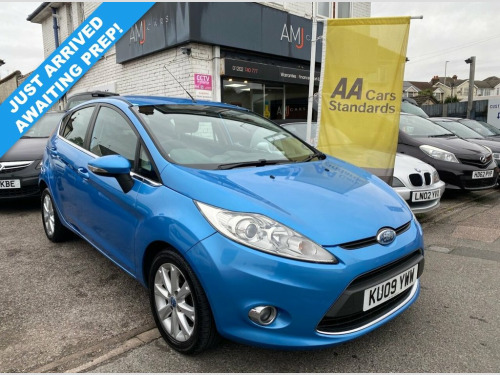 Ford Fiesta  1.25 Zetec Hatchback 5dr Petrol Manual (133 g/km, 