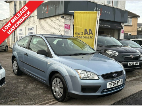 Ford Focus  1.4 Studio Hatchback 3dr Petrol Manual (159 g/km, 