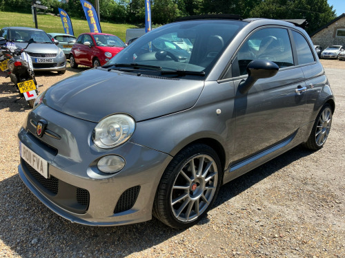 Abarth 500   500c 1.4 t-Jet 140. Cabriolet Hot Hatch. Convertible