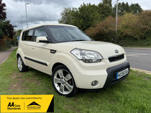 Kia Soul  1.6 CRDi Shaker SUV 5dr Diesel Manual Euro 4 (126 bhp) 1 OWNER FROM NEW 12 