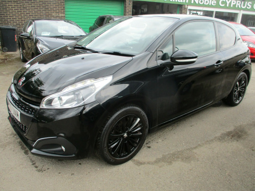 Peugeot 208  1.2 PureTech Black Edition Hatchback 3dr Petrol Manual Euro 6 (82 ps)