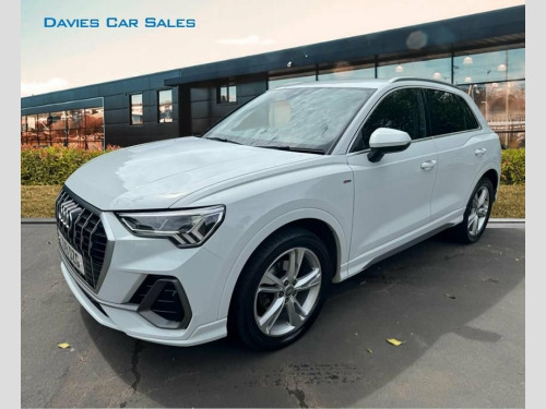 Audi Q3  1.5 TFSI S LINE 5d 148 BHP