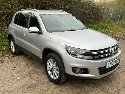 Volkswagen Tiguan  2.0 TDI BlueMotion Tech SE SUV 5dr Diesel DSG 4WD Euro 5 (s/s) (140 ps)