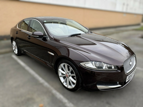 Jaguar XF  3.0d V6 Premium Luxury Saloon 4dr Diesel Auto Euro 5 (s/s) (240 ps)