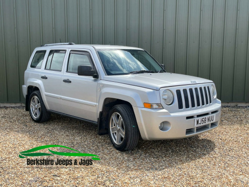 Jeep Patriot  2.4 Limited CVT 4x4 5dr