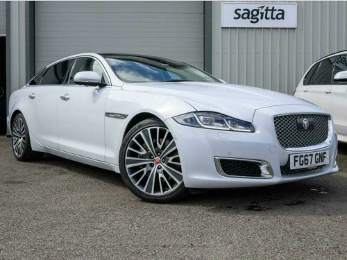 Jaguar XJ  3.0d V6 Autobiography Saloon 4dr Diesel Auto Euro 6 (s/s) (LWB) (300 ps)