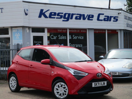 Toyota AYGO  1.0 VVT-I X-PLAY X-SHIFT TSS 5d 69 BHP 1 Owner, 2 