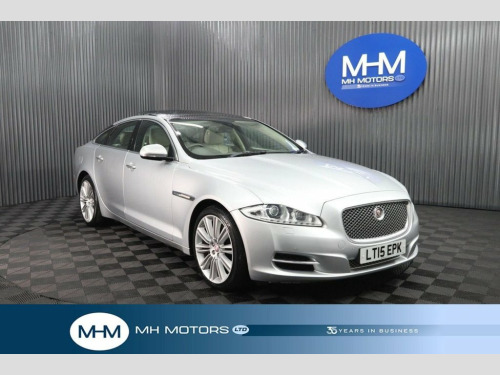 Jaguar XJ  3.0d V6 Portfolio Saloon 4dr Diesel Auto Euro 5 (s 