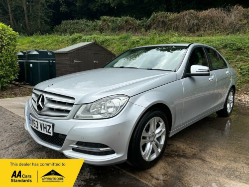 Mercedes-Benz C-Class C180 1.6 C180 BLUEEFFICIENCY EXECUTIVE SE 4d 154 BHP