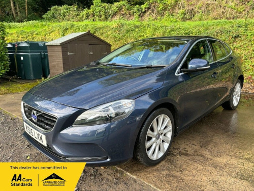 Volvo V40  1.6 D2 SE Lux Nav Hatchback 5dr Diesel Powershift 